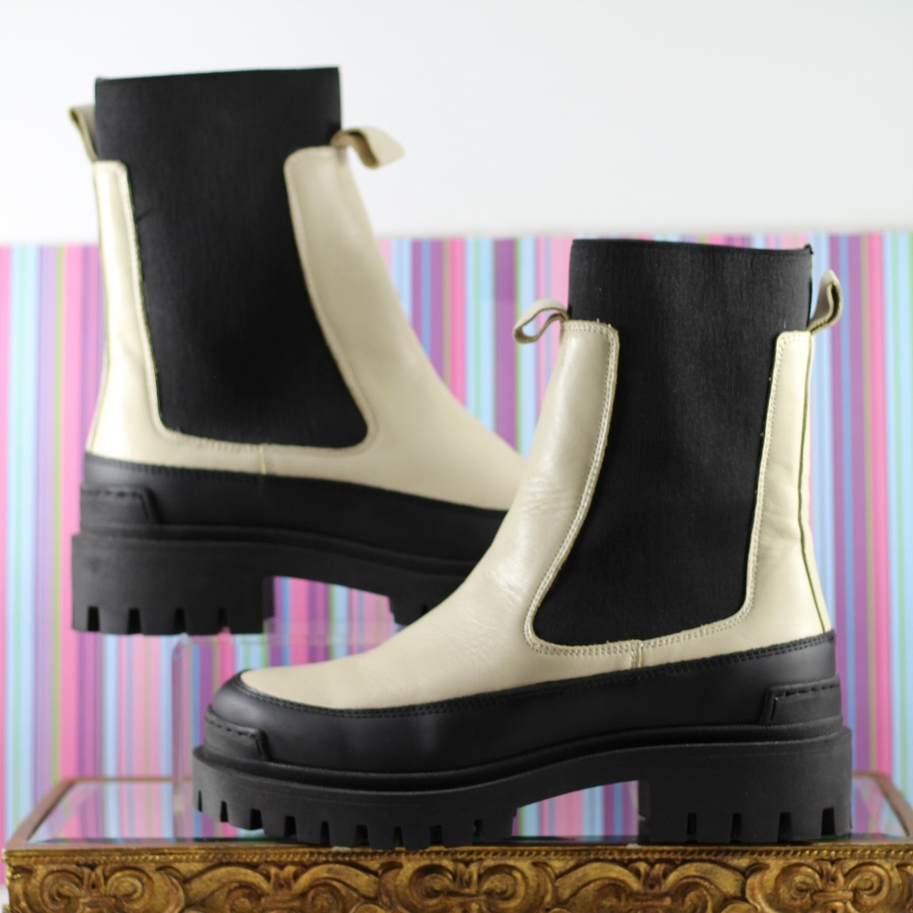 Simons Leather Bootie - Picture 7 of 15